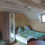 Apartmanhaz Gabriella * Harkan