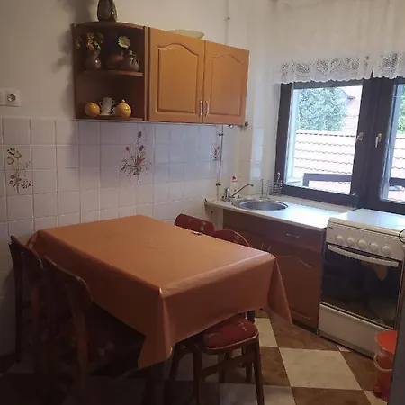 Apartmanhaz Gabriella דירה