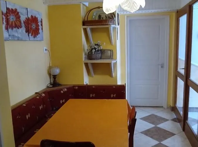Apartmanhaz Gabriella 아파트 *
